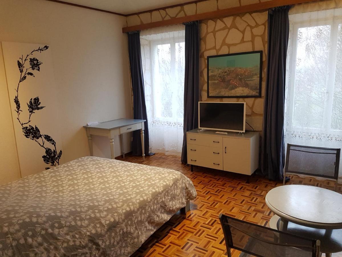 Hotel De La Gare, Vendlincourt Экстерьер фото